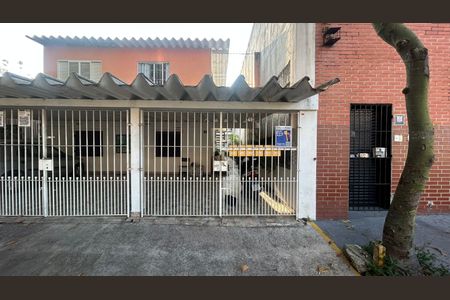 Casa para alugar com 40m², 1 quarto e sem vaga Casa para alugar com 40m², 1 quarto e sem vagaFachada