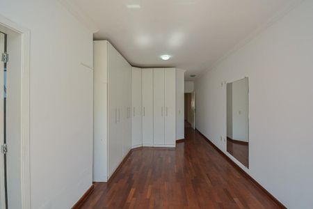 Casa à venda com 210m², 3 quartos e 4 vagas Casa à venda com 210m², 3 quartos e 4 vagasSuíte 3