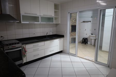 Casa à venda com 210m², 3 quartos e 4 vagasÁrea de Serviço
