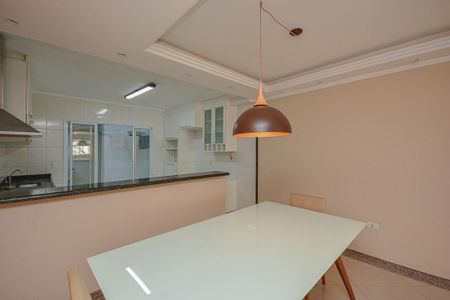 Casa à venda com 210m², 3 quartos e 4 vagas Casa à venda com 210m², 3 quartos e 4 vagasSala de Jantar