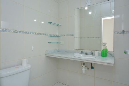 Casa à venda com 210m², 3 quartos e 4 vagas Casa à venda com 210m², 3 quartos e 4 vagasBanheiro 3