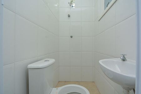 Casa à venda com 210m², 3 quartos e 4 vagas Casa à venda com 210m², 3 quartos e 4 vagasBanheiro de serviço