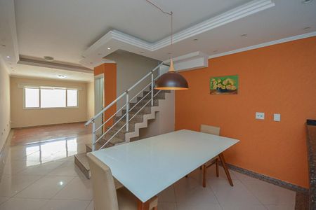 Casa à venda com 210m², 3 quartos e 4 vagas Casa à venda com 210m², 3 quartos e 4 vagasSala de Jantar