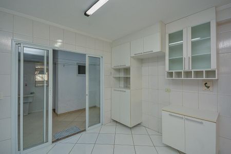 Casa à venda com 210m², 3 quartos e 4 vagas Casa à venda com 210m², 3 quartos e 4 vagasCozinha