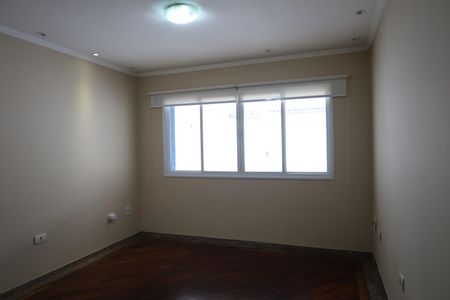 Casa para alugar com 3 quartos, 210m² em Vila São Pedro, São Paulo