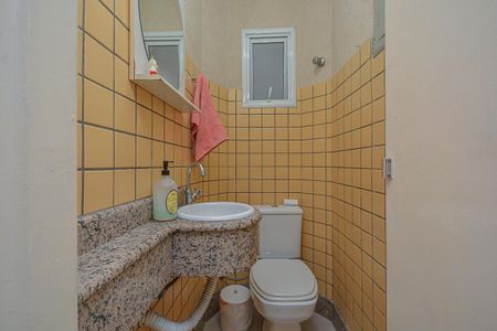 Casa à venda com 210m², 3 quartos e 4 vagas Casa à venda com 210m², 3 quartos e 4 vagasLavabo