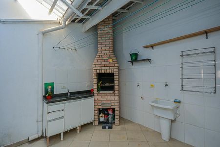 Casa à venda com 210m², 3 quartos e 4 vagas Casa à venda com 210m², 3 quartos e 4 vagasQuintal/Área de Serviço