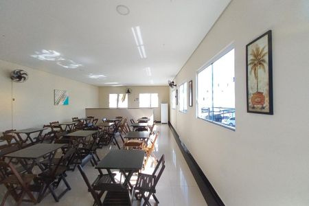 Apartamento para alugar com 45m², 2 quartos e 1 vaga Apartamento para alugar com 45m², 2 quartos e 1 vagaÁrea comum - Salão de festas