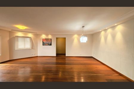Apartamento para alugar com 274m², 3 quartos e 3 vagas Apartamento para alugar com 274m², 3 quartos e 3 vagasSala