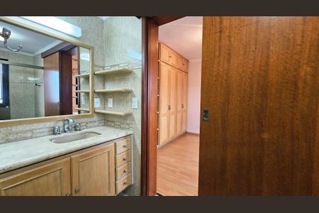 Apartamento para alugar com 274m², 3 quartos e 3 vagas Apartamento para alugar com 274m², 3 quartos e 3 vagasBanheiro da Suíte 2