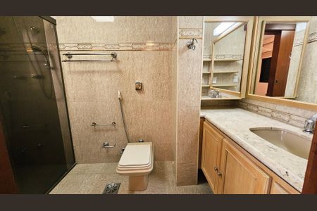 Apartamento para alugar com 274m², 3 quartos e 3 vagas Apartamento para alugar com 274m², 3 quartos e 3 vagasBanheiro da Suíte 2