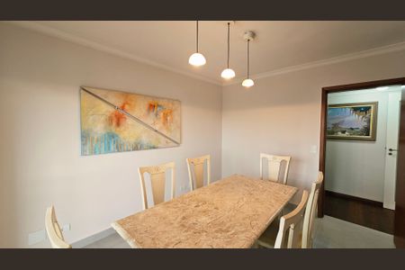 Apartamento para alugar com 274m², 3 quartos e 3 vagas Apartamento para alugar com 274m², 3 quartos e 3 vagasSala de Jantar