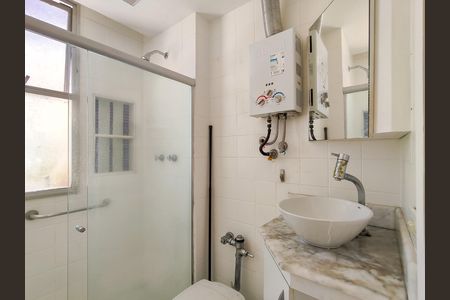 Apartamento à venda com 65m², 2 quartos e 1 vaga Apartamento à venda com 65m², 2 quartos e 1 vagaBanheiro Social
