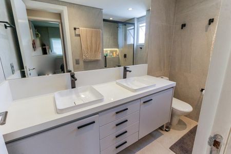 Apartamento para alugar com 125m², 2 quartos e 2 vagasBanheiro