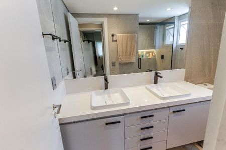 Apartamento para alugar com 125m², 2 quartos e 2 vagasBanheiro