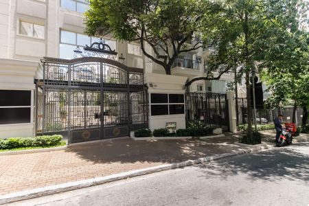 Apartamento para alugar com 125m², 2 quartos e 2 vagasFachada e portaria