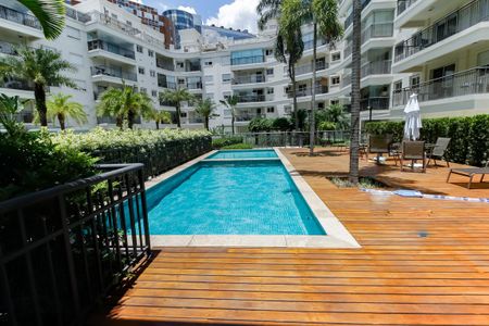Apartamento para alugar com 125m², 2 quartos e 2 vagasÁrea comum - Piscina