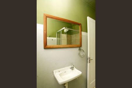 Banheiro de kitnet/studio para alugar com 1 quarto, 34m² em Cidade Baixa, Porto Alegre