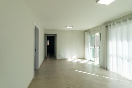Sala de apartamento para alugar com 2 quartos, 70m² em Água Verde, Curitiba