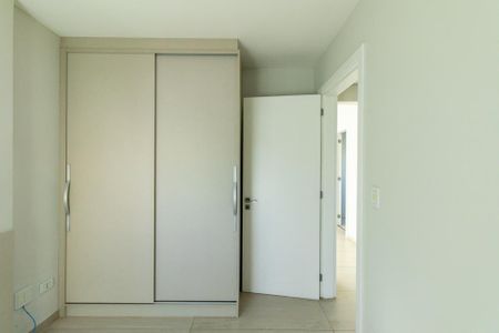 Quarto 1 de apartamento para alugar com 2 quartos, 70m² em Água Verde, Curitiba