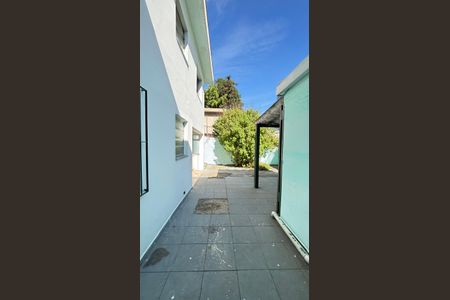 Casa à venda com 300m², 3 quartos e 3 vagas Casa à venda com 300m², 3 quartos e 3 vagasÁrea comum