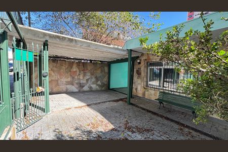 Casa à venda com 300m², 3 quartos e 3 vagas Casa à venda com 300m², 3 quartos e 3 vagasGaragem