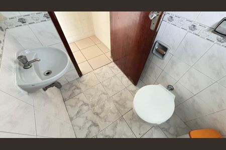 Casa à venda com 300m², 3 quartos e 3 vagas Casa à venda com 300m², 3 quartos e 3 vagasLavabo