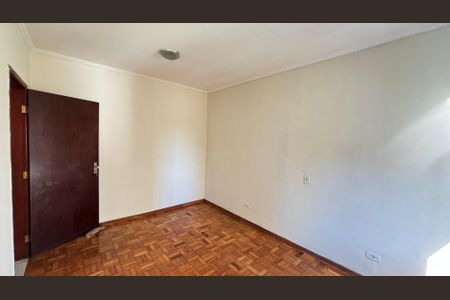 Casa à venda com 300m², 3 quartos e 3 vagas Casa à venda com 300m², 3 quartos e 3 vagasQuarto 2