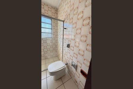 Casa à venda com 300m², 3 quartos e 3 vagas Casa à venda com 300m², 3 quartos e 3 vagasBanheiro