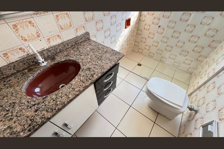 Casa à venda com 300m², 3 quartos e 3 vagas Casa à venda com 300m², 3 quartos e 3 vagasBanheiro