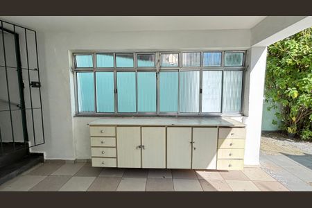 Casa à venda com 300m², 3 quartos e 3 vagas Casa à venda com 300m², 3 quartos e 3 vagasÁrea comum