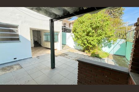 Casa à venda com 300m², 3 quartos e 3 vagas Casa à venda com 300m², 3 quartos e 3 vagasÁrea comum