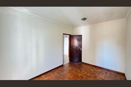 Casa à venda com 300m², 3 quartos e 3 vagas Casa à venda com 300m², 3 quartos e 3 vagasQuarto 2