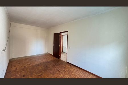 Casa à venda com 300m², 3 quartos e 3 vagas Casa à venda com 300m², 3 quartos e 3 vagasQuarto 1