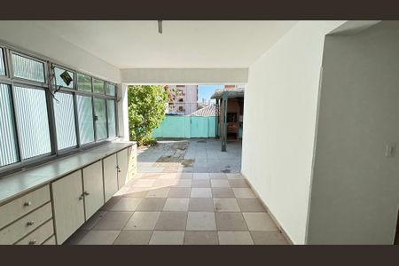 Casa à venda com 300m², 3 quartos e 3 vagas Casa à venda com 300m², 3 quartos e 3 vagasÁrea comum