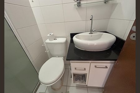 Banheiro Social de apartamento à venda com 2 quartos, 51m² em Del Castilho, Rio de Janeiro