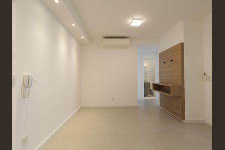 Sala de apartamento para alugar com 2 quartos, 57m² em Vila Andrade, São Paulo