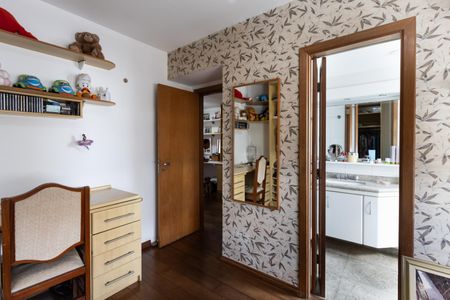 Apartamento à venda com 230m², 4 quartos e 4 vagas Apartamento à venda com 230m², 4 quartos e 4 vagasQuarto 1 - Suite