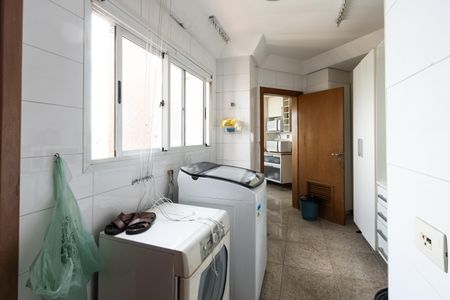Apartamento à venda com 230m², 4 quartos e 4 vagas Apartamento à venda com 230m², 4 quartos e 4 vagasÁrea de Serviço