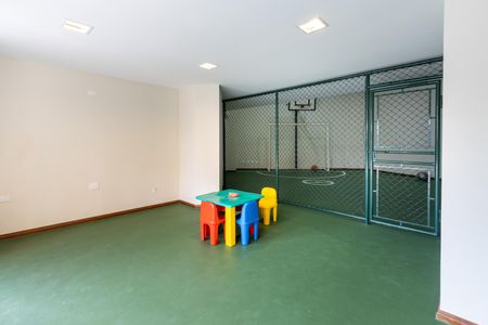 Apartamento à venda com 230m², 4 quartos e 4 vagas Apartamento à venda com 230m², 4 quartos e 4 vagasBrinquedoteca