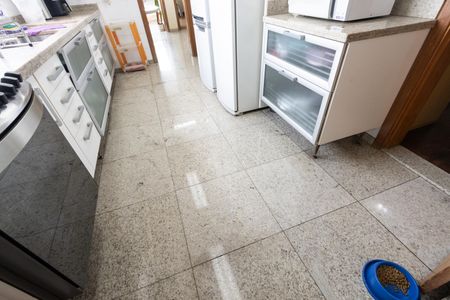 Apartamento à venda com 230m², 4 quartos e 4 vagas Apartamento à venda com 230m², 4 quartos e 4 vagasCozinha