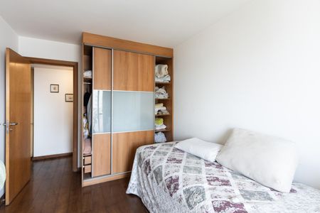 Apartamento à venda com 230m², 4 quartos e 4 vagas Apartamento à venda com 230m², 4 quartos e 4 vagasQuarto 4 - Suite