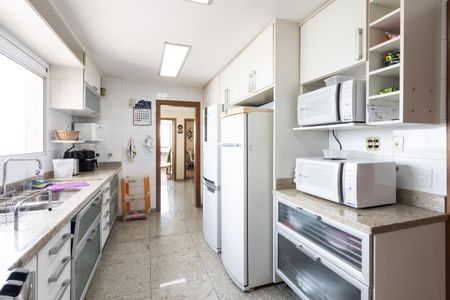 Apartamento à venda com 230m², 4 quartos e 4 vagas Apartamento à venda com 230m², 4 quartos e 4 vagasCozinha