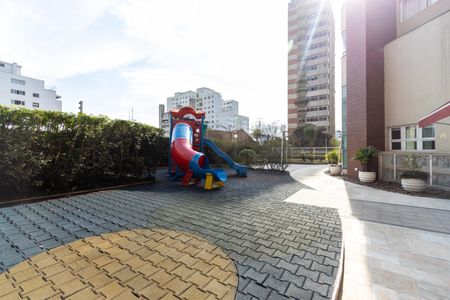 Apartamento à venda com 230m², 4 quartos e 4 vagas Apartamento à venda com 230m², 4 quartos e 4 vagasPlayground