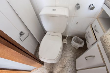 Apartamento à venda com 230m², 4 quartos e 4 vagas Apartamento à venda com 230m², 4 quartos e 4 vagasQuarto 1 - Banheiro da Suite