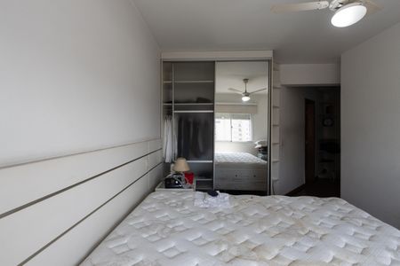 Apartamento à venda com 230m², 4 quartos e 4 vagas Apartamento à venda com 230m², 4 quartos e 4 vagasQuarto 2 - Suite