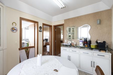 Apartamento à venda com 230m², 4 quartos e 4 vagas Apartamento à venda com 230m², 4 quartos e 4 vagasCopa