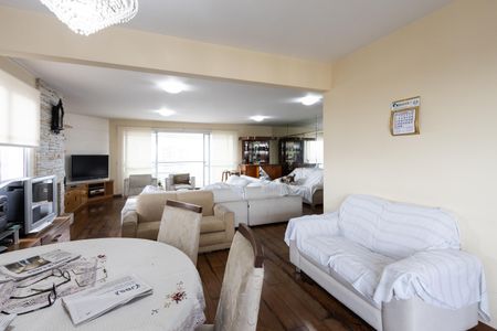 Apartamento à venda com 230m², 4 quartos e 4 vagas Apartamento à venda com 230m², 4 quartos e 4 vagasSala