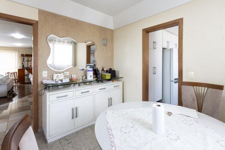 Apartamento à venda com 230m², 4 quartos e 4 vagas Apartamento à venda com 230m², 4 quartos e 4 vagasCopa