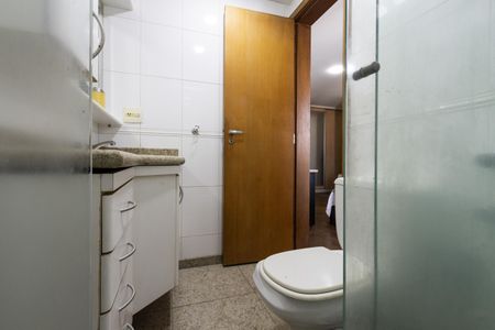 Apartamento à venda com 230m², 4 quartos e 4 vagas Apartamento à venda com 230m², 4 quartos e 4 vagasQuarto 3 - Banheiro da Suite